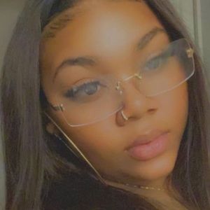 Meet your Posher, Monae